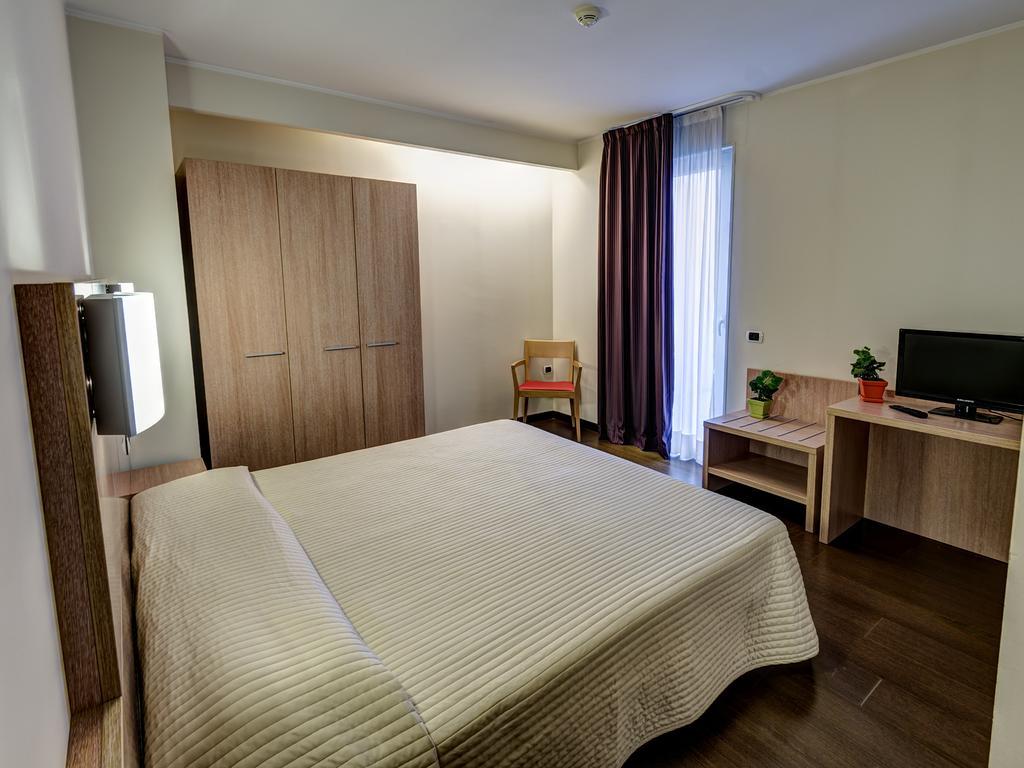 Hotel Capital Rovigo Esterno foto