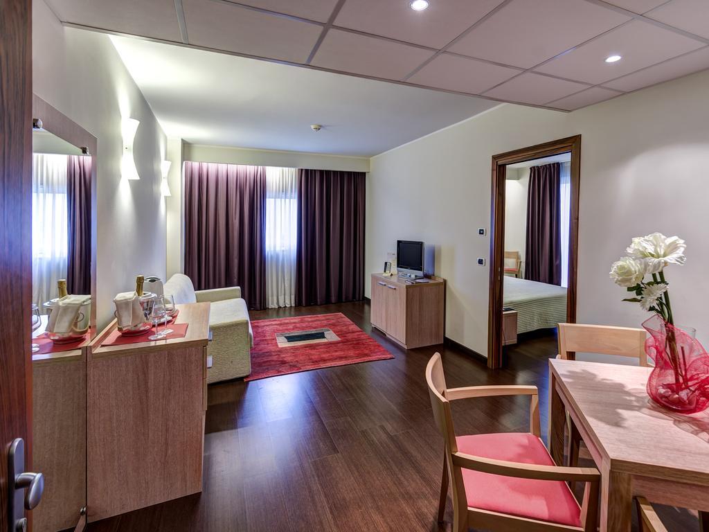 Hotel Capital Rovigo Esterno foto