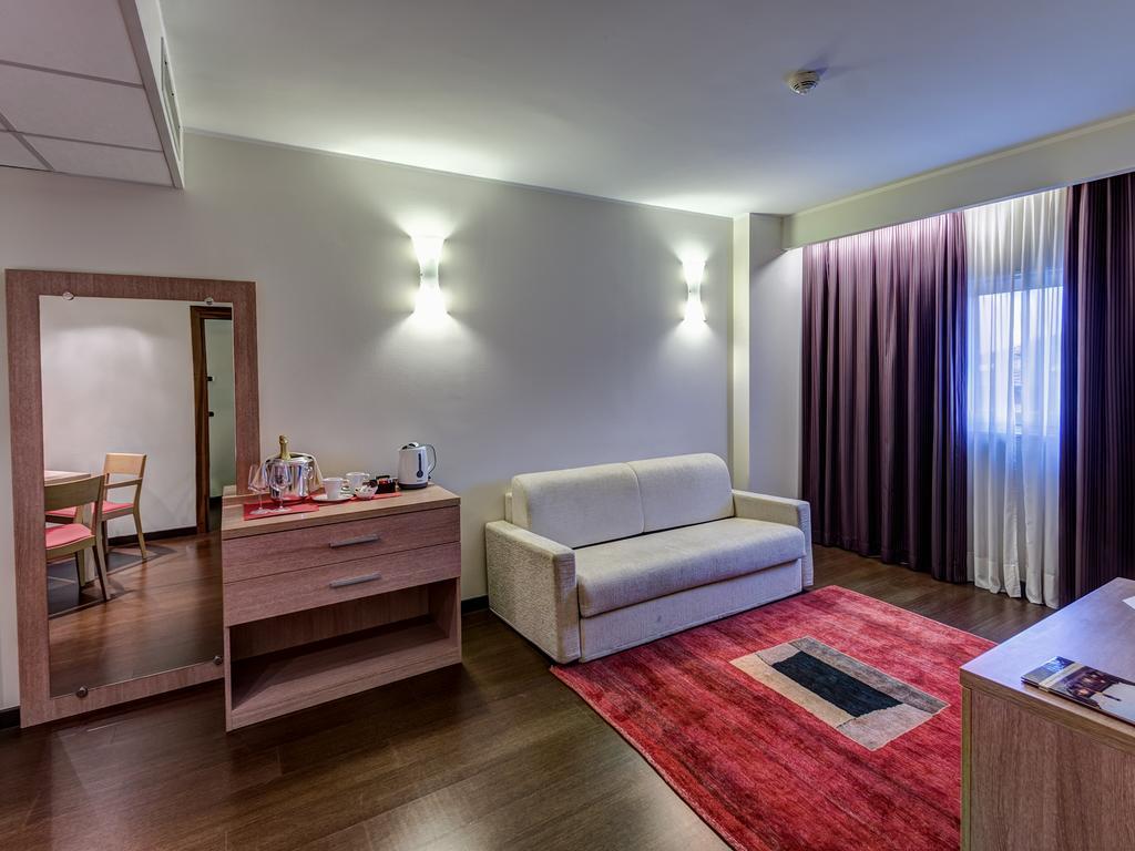Hotel Capital Rovigo Esterno foto