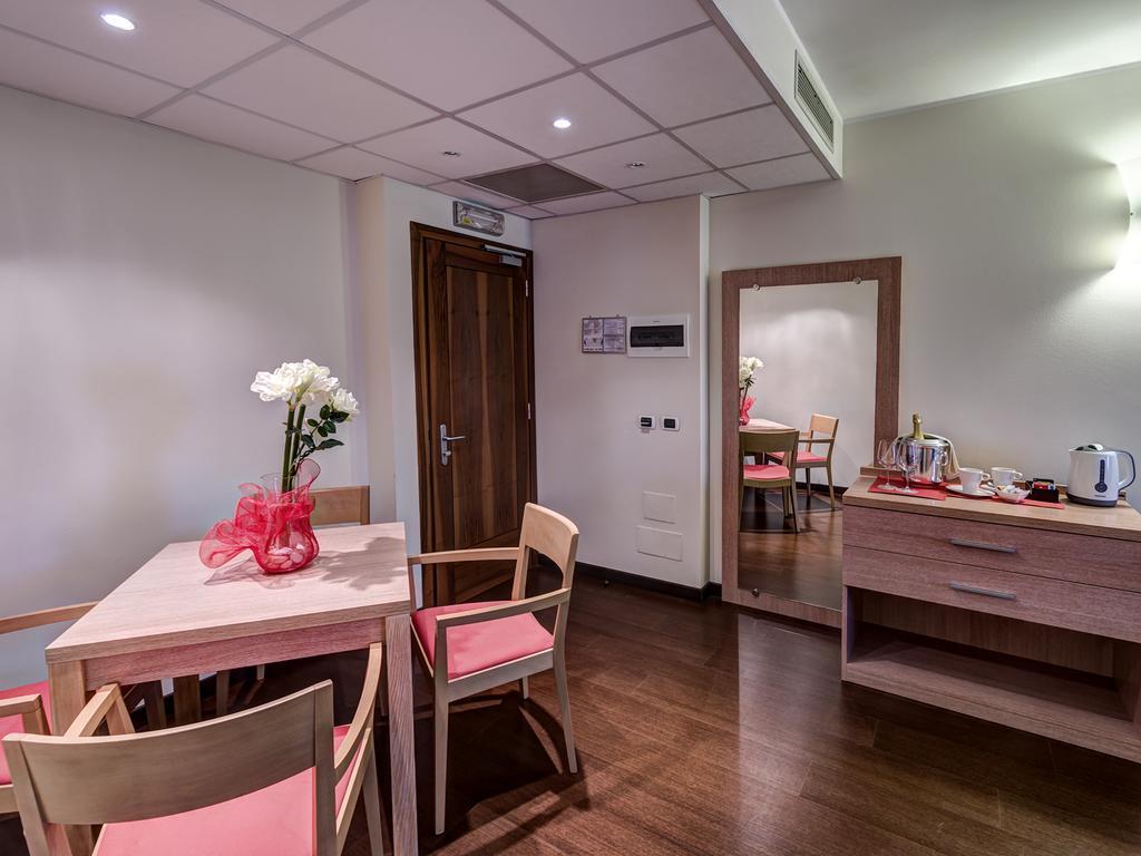 Hotel Capital Rovigo Esterno foto